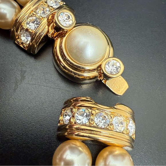 KJL Kenneth J Lane Double Strand Faux Pearl Clear Rhinestone Clasp Bracelet - Picture 12 of 14